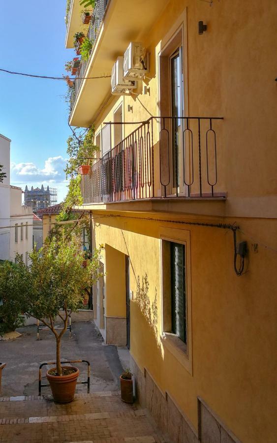 Taomau - Duomo Square Apartment Taormina Exterior photo